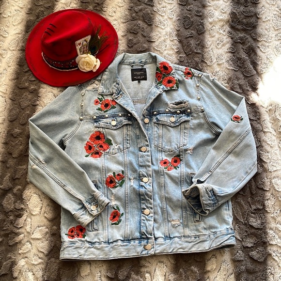 Queen of Hearts Hat - Picture 7 of 7